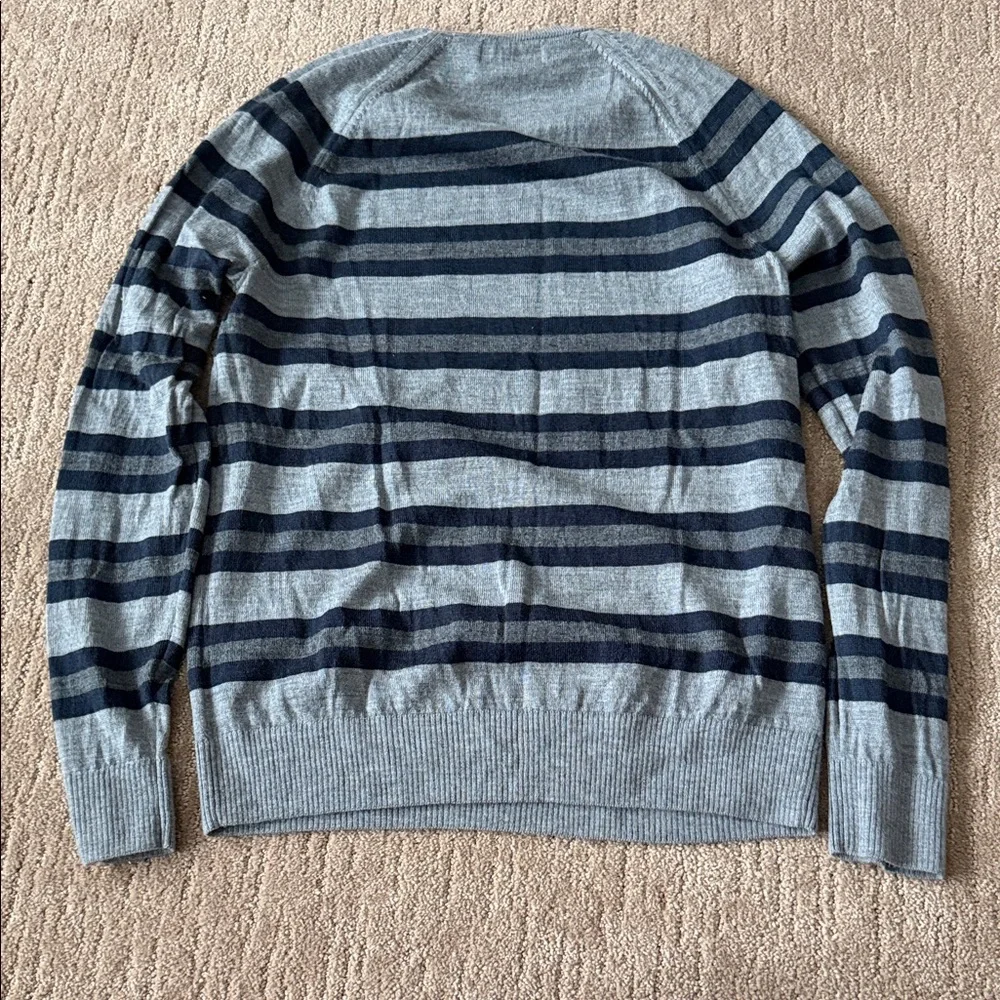 Banana Republic Men's Sweater in Gray and Navy Stripes